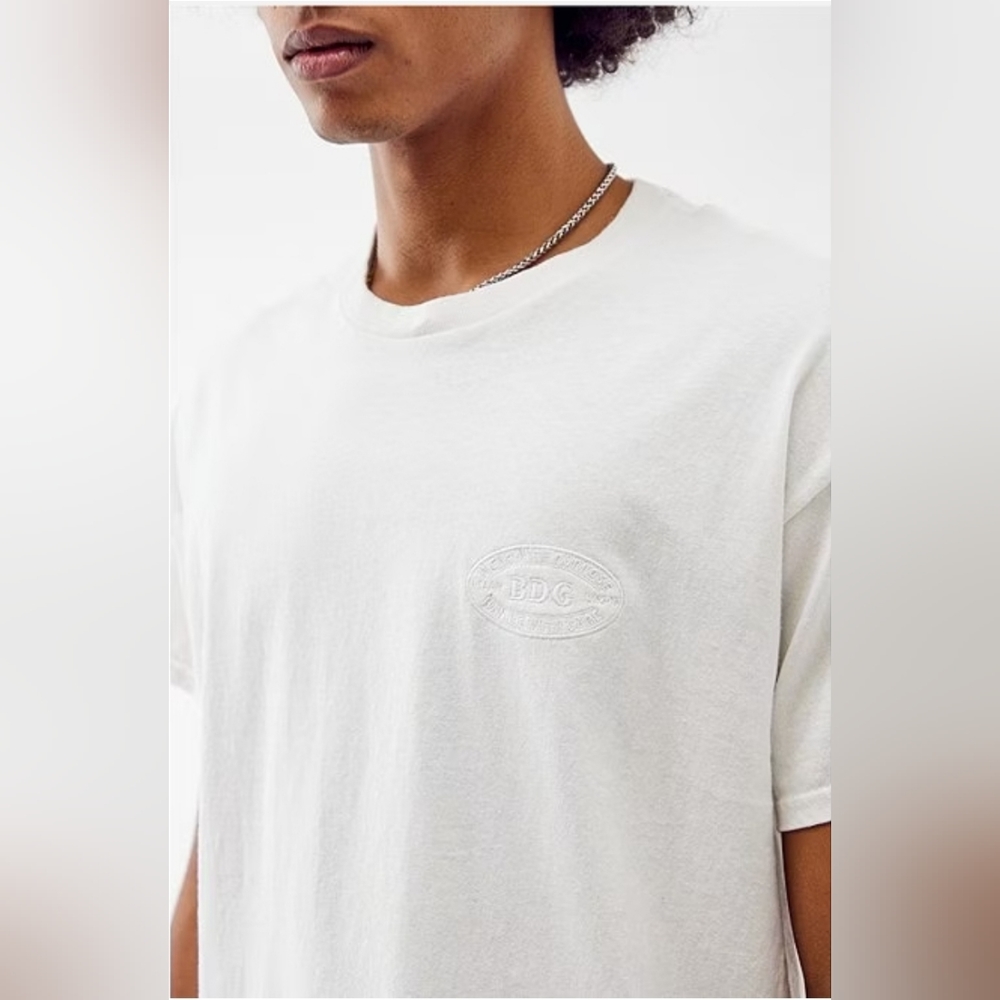 NWT BDG Urban Outfitters Short Sleeve Crest T-shirt